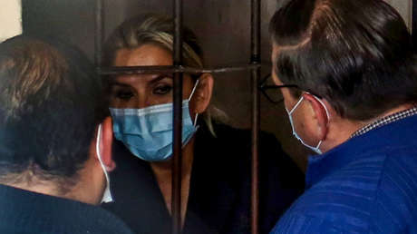 Boliviens Ex-Präsidentin Jeanine Áñez soll sich im Gefängnis selbst verletzt haben