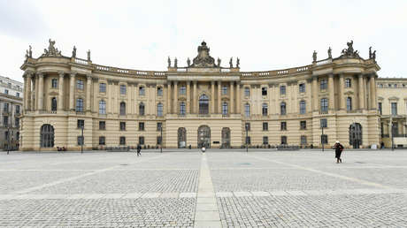 Stellenanzeige in Berlin: "Wir bitten weiße Menschen, von einer Bewerbung abzusehen"