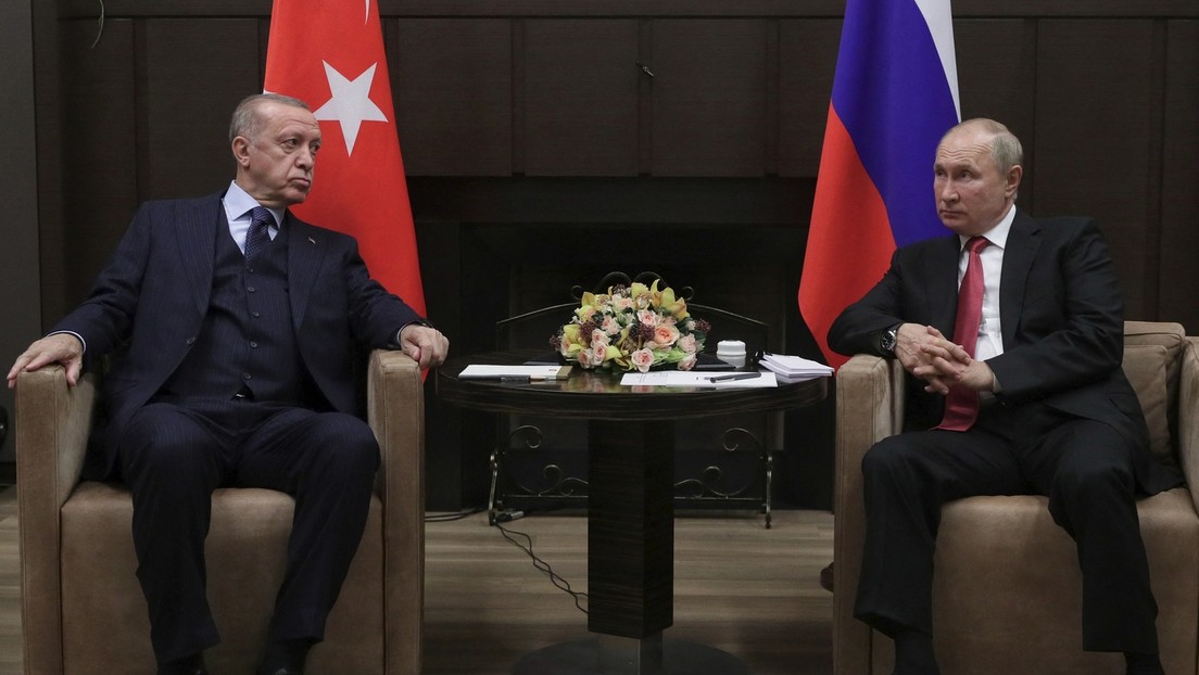 Putin empfiehlt Erdoğan Auffrischungsimpfung mit Sputnik V