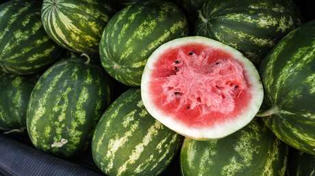 Moskau: Zwei Mitglieder einer Familie sterben nach dem Verzehr einer Wassermelone
