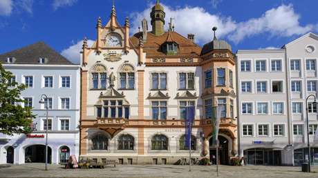Wegen "sehr niedriger Impfquote": Österreich riegelt Bezirk Braunau ab