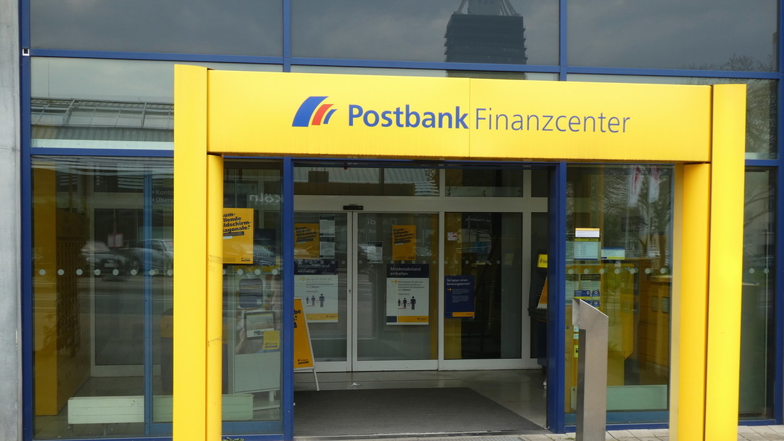 Postbank-Kunden betroffen:  Deutsche Bank kürzt weitere Filialen und Stellen