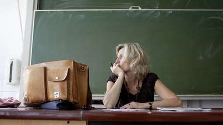 "Hey, du Pauker!" Berliner Jusos wollen, dass Schüler ihre Lehrer duzen dürfen