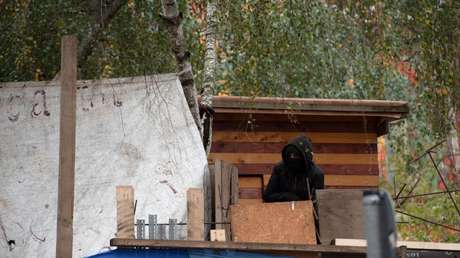 Polizei räumt Bauwagencamp "Köpi" in Berlin – Unterstützer leisten Widerstand