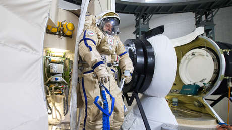 Video: Kosmonaut übt erste russische Mondlandung