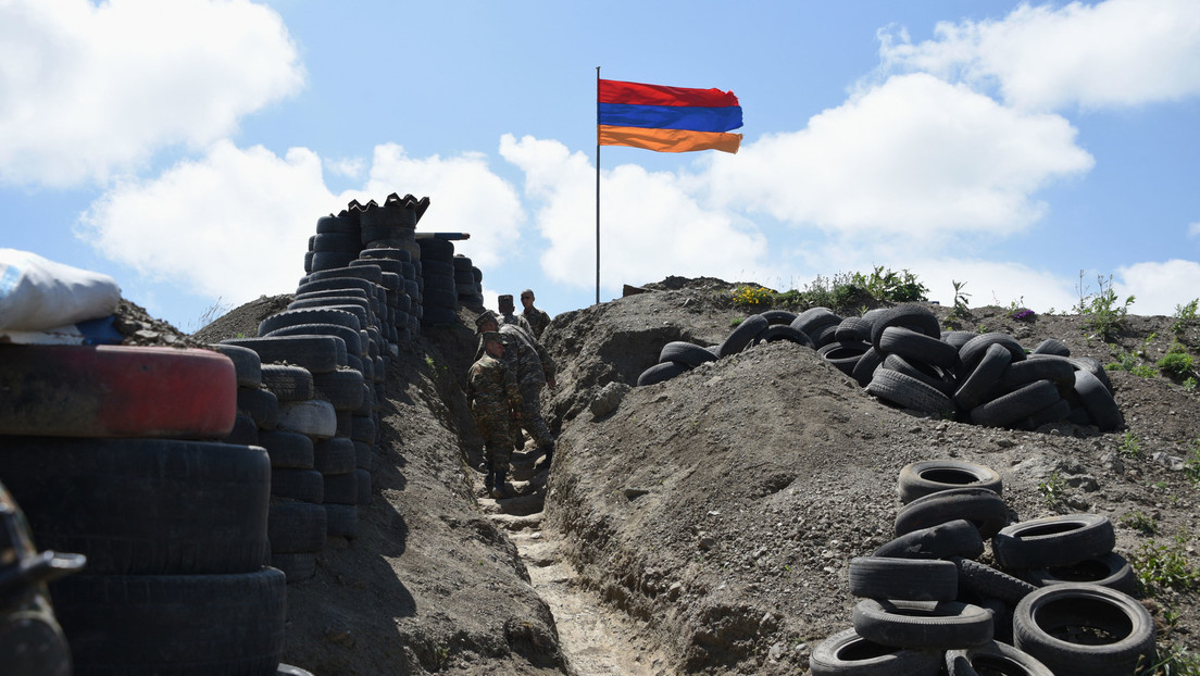 Gefechte zwischen Armenien und Aserbaidschan: Jerewan ruft Moskau zu militärischem Beistand auf