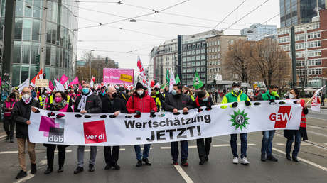 Länderbeschäftigte bekommen 2,8 Prozent mehr Gehalt und 1.300 Euro Bonus