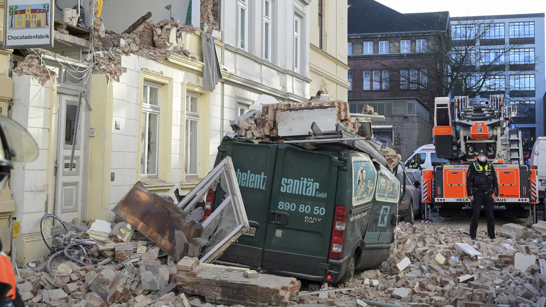 Hamburg: Fassade von Wohnhaus stürzt ein – zwei Verletzte
