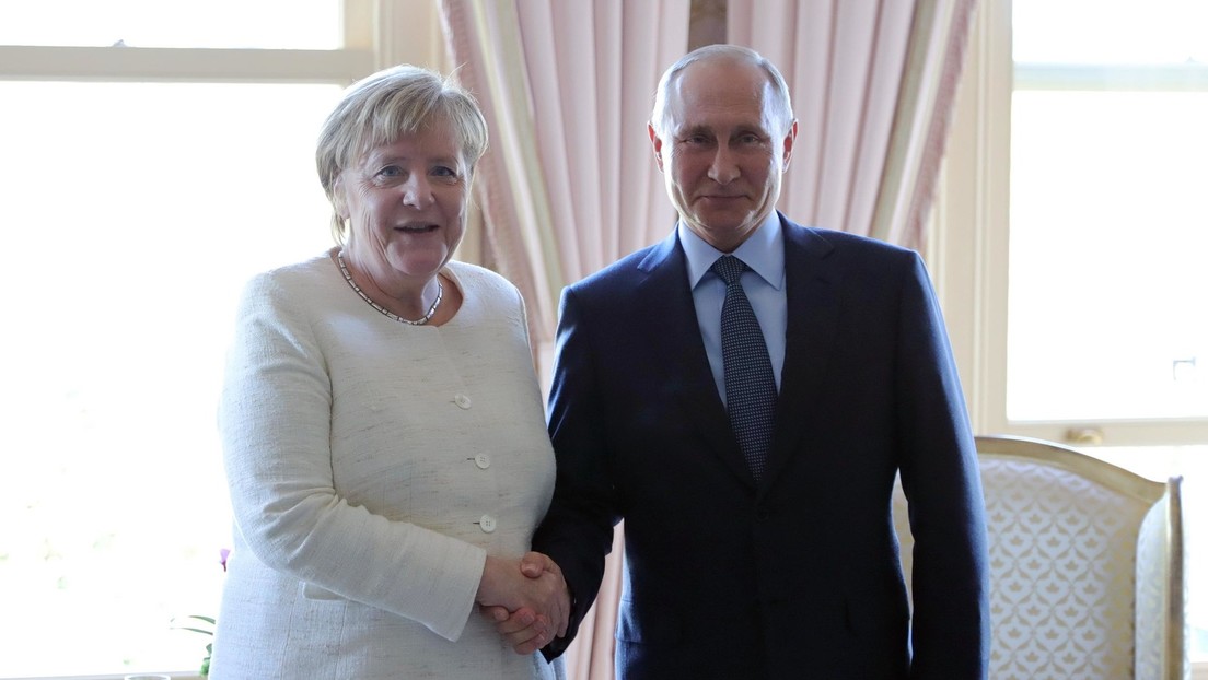 Putin dankt Merkel für Zusammenarbeit und setzt auf konstruktiven Dialog mit Scholz