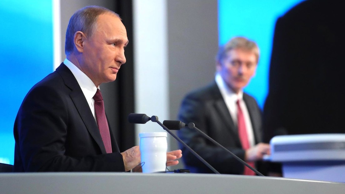 "Er ist doch Putin, wer soll ihn anstecken?" Sprecher Peskow über Infektionsrisiko des Präsidenten
