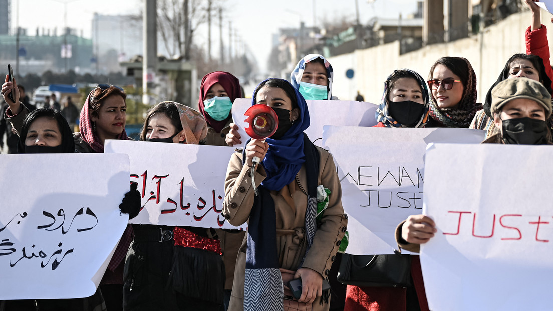 Kabul: Taliban eröffnen Feuer auf protestierende Frauen