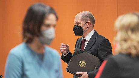 Koch deeskaliert, Kellnerin will frieren lassen