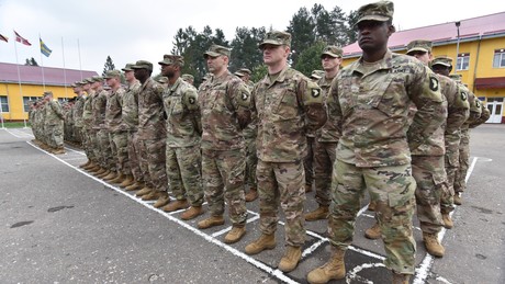 Mehr Fluggeräte, Schiffe und Militärübungen - Ukraine stockt Nato-Präsenz 2022 auf