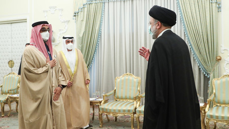 Von den USA im Stich gelassen: Arabische Golfstaaten nähern sich Iran an