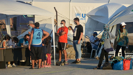 Millionen Flüchtlinge erhalten keine COVID-Impfungen, weil Pharmafirmen Klagen fürchten