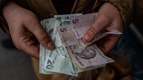 Nach erneutem Rekordtief: Türkei stemmt sich gegen Lira-Verfall