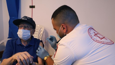 Israelischer Experte: Nachlassender Schutz auch nach Booster-Impfung