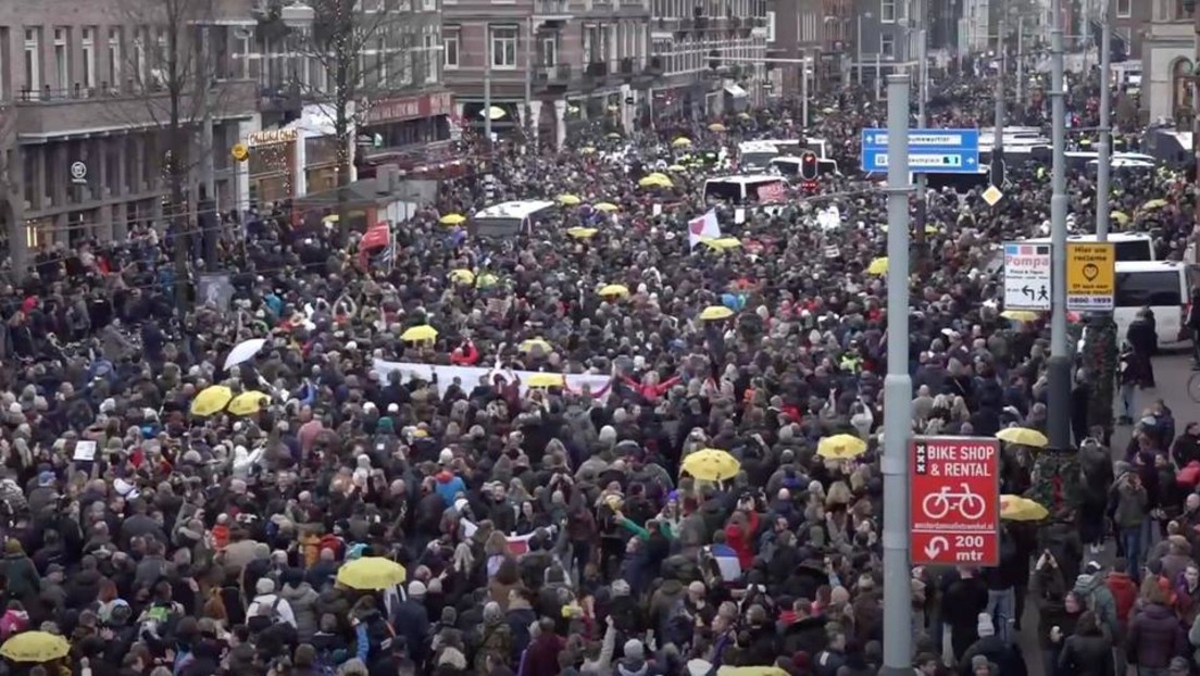 LIVE: Trotz Verbot - Protest gegen Corona-Maßnahmen in Amsterdam
