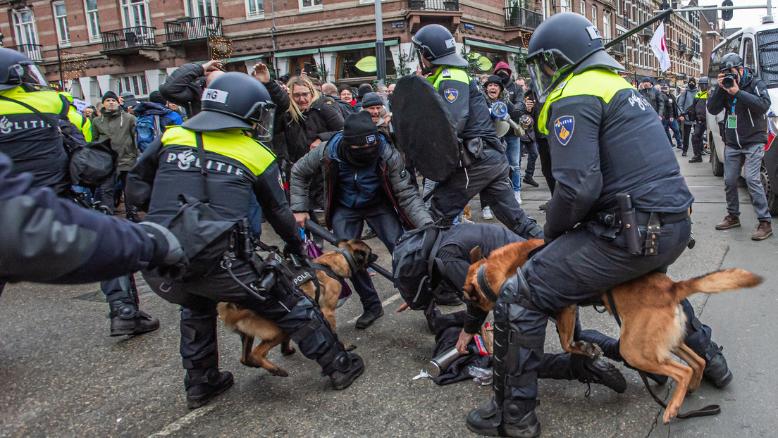 Polizeigewalt bei Corona-Demo in Amsterdam: UN-Beauftragter sucht Beweismaterial