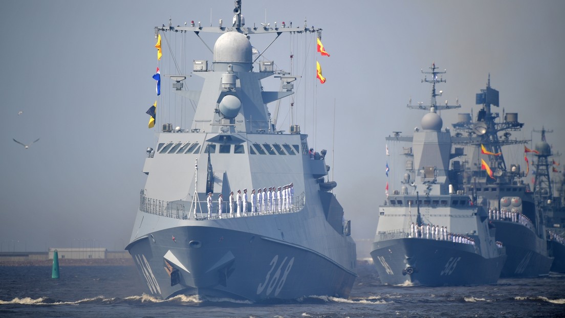 Russische Korvetten der Baltischen Flotte auf dem Weg zu großangelegten Übungen