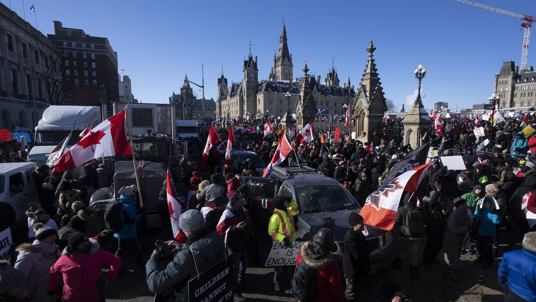 "Konvoi der Freiheit" mischt Hauptstadt auf – Kanadischer Premier vorsorglich in Sicherheit gebracht
