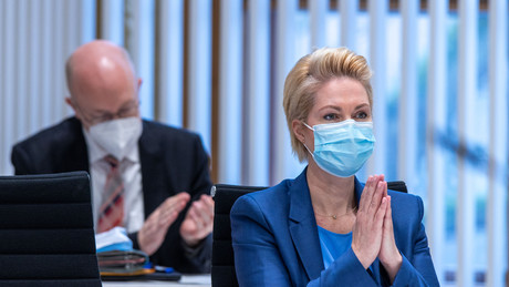 "Faschistisches Handeln" – Schwesig greift Kritiker der Corona-Impfung an
