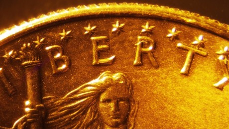 Zahlreiche Länder beschleunigen Abkehr vom US-Dollar und decken sich mit Gold ein