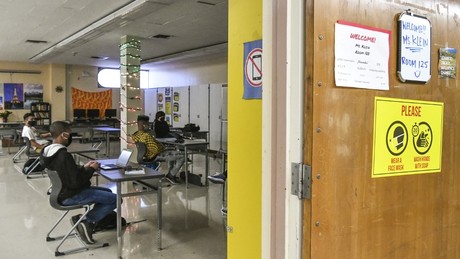 Schulverband in Los Angeles muss eingeforderte Corona-Impfpflicht auf Herbst 2022 verschieben