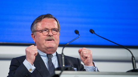 Montgomery mit Allmachtsphantasien: "Massenspaziergänge wird es nicht mehr geben"