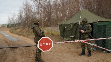 Minsk: Desertierter polnischer Soldat berichtet von Mord an 240 Migranten im Grenzgebiet