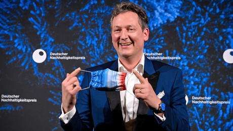 Eckart von Hirschhausen: Systemrelevant oder Systemling?