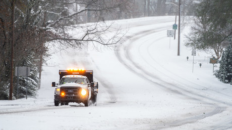 Schneesturm in USA: Hunderttausende Menschen ohne Strom, Tausende Flüge gestrichen