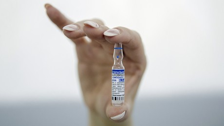 Italienische Studie: Sputnik V gegen Omikron mehr als doppelt so effektiv wie Pfizer