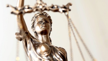 HDE-Geschäftsführer Genth fordert sofortige Abschaffung der "unsinnigen" 2G-Regelung im Einzelhandel