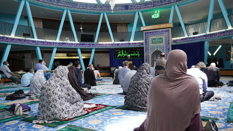 Kritik an Hamburger Politik: Neuer Jugendhilfeausschuss soll islamische Verbände mit einbeziehen