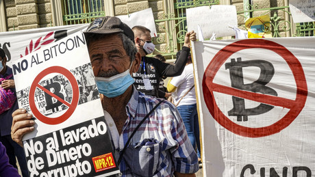 IWF fordert El Salvador zu Aufgabe von Bitcoin auf – Präsident antwortet mit Scherz-Tweet