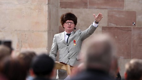Wer sich getroffen fühlt ... – Kanal von Satiriker Uwe Steimle auf YouTube gesperrt