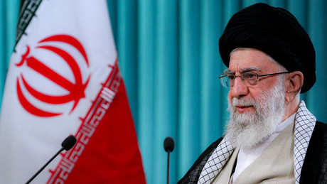 Oppositionsgruppe hackt das iranische Staatsfernsehen und wünscht Chamenei den Tod