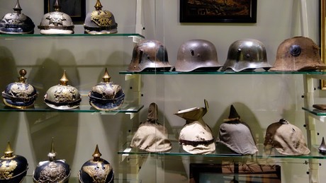 Liefern sie Wehrmachtshelme? Gattin des ukrainischen Botschafters verspottet deutsche Militärhilfe