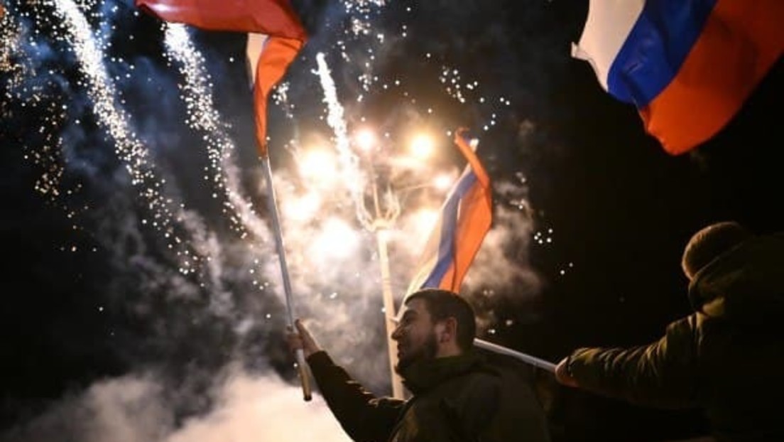 Jubel im Donbass: Feuerwerk und spontane Feiern auf den Straßen von Donezk