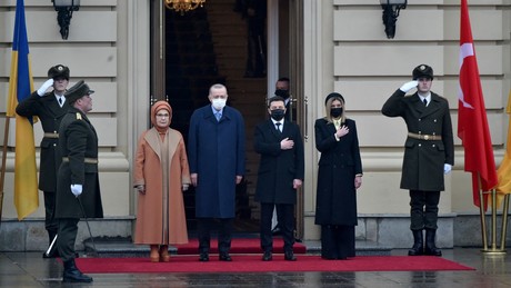 Erdoğan besucht Kiew: Türkei will zwischen Russland und Ukraine vermitteln