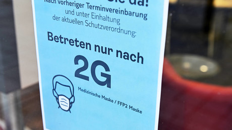 Bayrisches Verwaltungsgericht kassiert Regelung zur Verkürzung des Genesenenstatus
