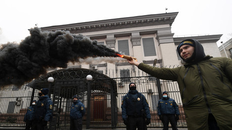 Russland "optimiert" Belegschaft seiner Vertretungen in der Ukraine "aus Angst vor Provokationen"
