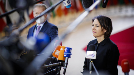Erste Reaktionen aus dem Westen auf die Anerkennung der Donbassrepubliken