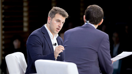 Airbnb will in USA weitere 20.000 Afghanistan-Flüchtlinge umsonst unterbringen lassen