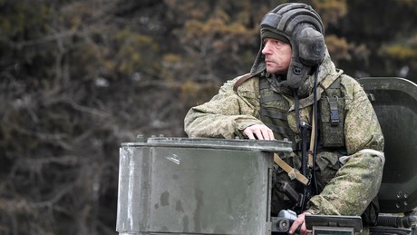 Publizist Gellermann bezeichnet russische Militäroperation in der Ukraine als "Krieg gegen Krieg"