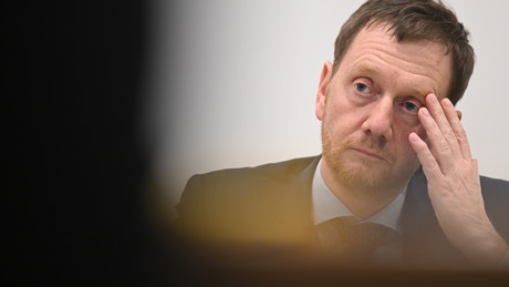 Kretschmer zum SWIFT-Ausschluss: "Hat auch dramatische Auswirkungen auf uns selbst"