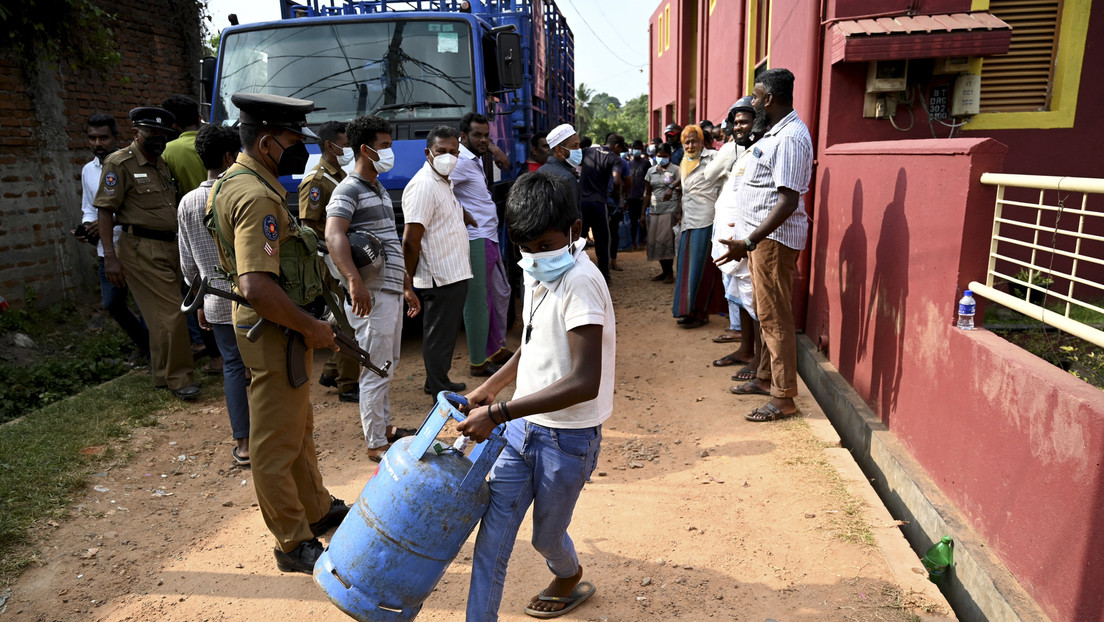 Stundenlang Schlangestehen und Stromausfälle – Sri Lanka kämpft mit schwerer Wirtschaftskrise