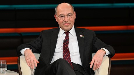 Gregor Gysi "entsetzt" über Sahra Wagenknecht und andere Genossen zu Ukraine-Statement
