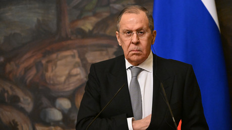 Lawrow warnt: NATO-"Friedenstruppen" in Ukraine bedeuten Krieg mit Russland